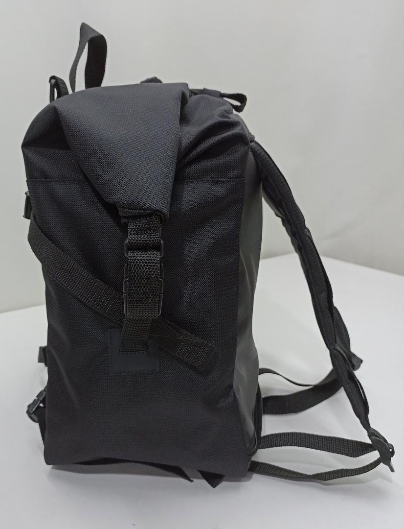 REF: 1660 - MALA TRASEIRA ESTANQUE ESPORTIVA QUE VIRA MOCHILA